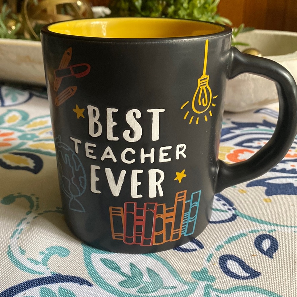 Best Teacher Ever large mug with chalk style background.